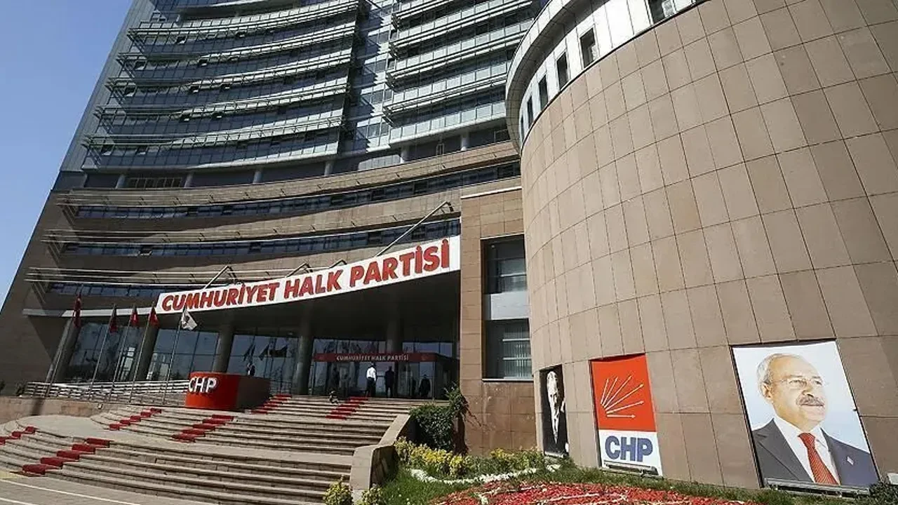 CHP'de hareketli saatler! 5 belediye başkanına ihraç kararı