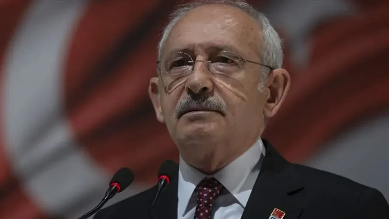 CHP'de hareketli saatler! 3 belediye başkanına ihraç kararı