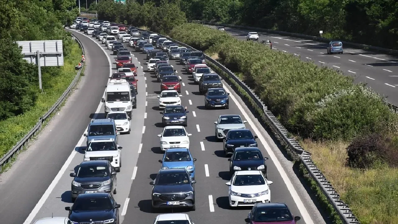 Eşel mobil uzatılacak mı, sona mı erecek? Benzin, motorin fiyatları sabit mi kalacak, ne kadar zamlanacak?