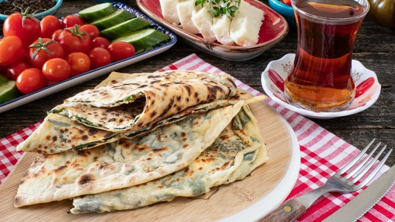 Gözleme yapacaklar dikkat! Erzurumlu teyzelerin yıllardır kullandığı yöntem