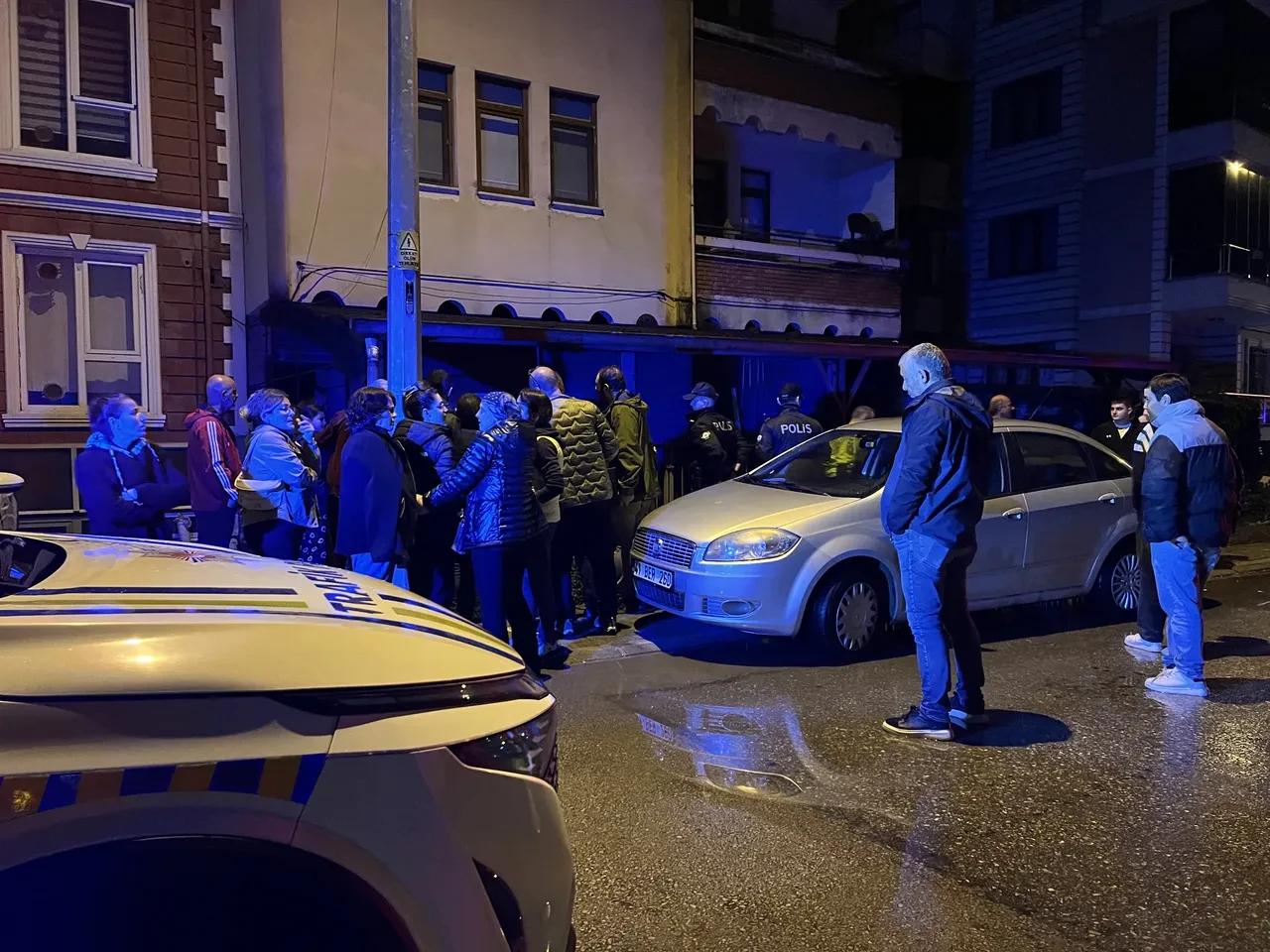 İzmit’te temel kazısında toprak kayması: 2 bina tahliye edildi