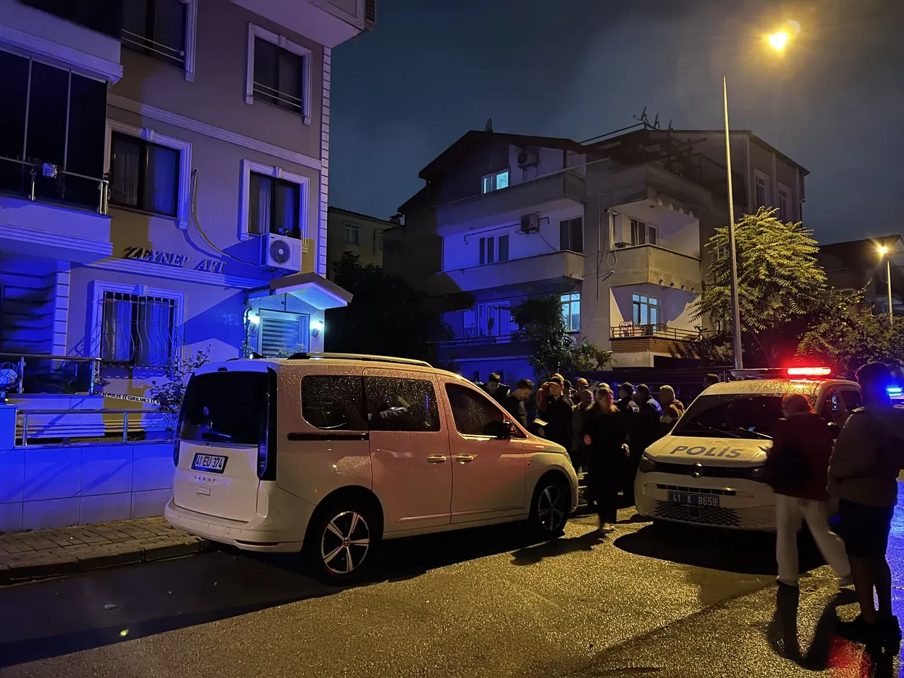 İzmit’te temel kazısında toprak kayması: 2 bina tahliye edildi