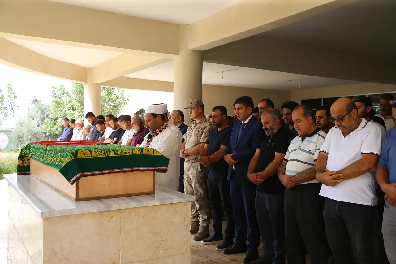 KKTC'deki gemi faciasında hayatını kaybeden 2 kişinin daha cenazeleri defnedildi