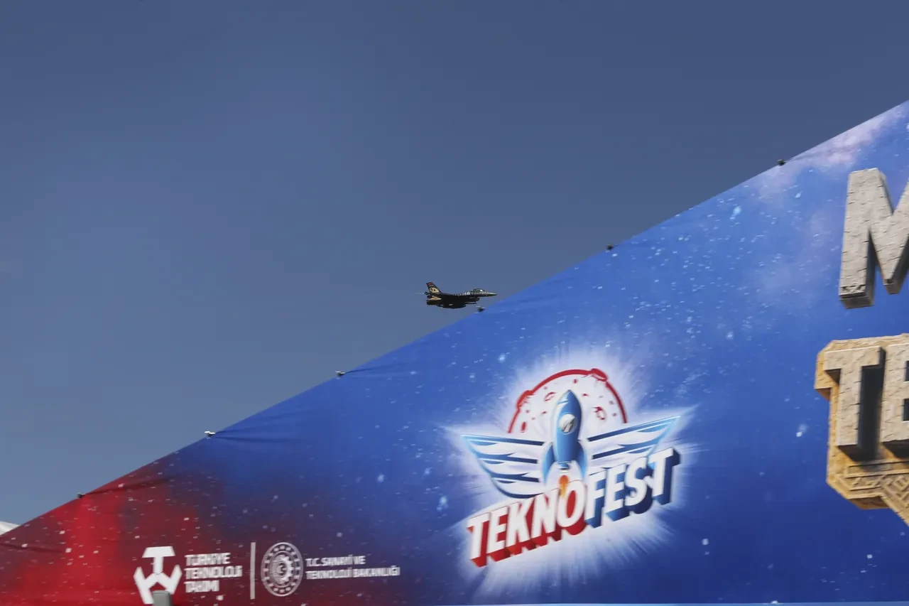Şanlıurfa’da TEKNOFEST heyecanı başladı! Gökyüzünde ve yerde teknoloji şöleni var