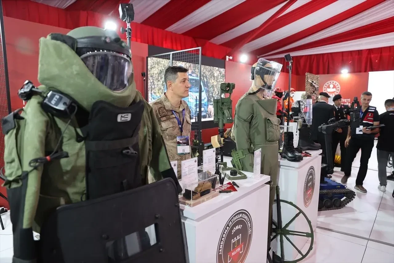 TEKNOFEST Güneydoğu'da Jandarmanın robotları ilgi odağı oldu