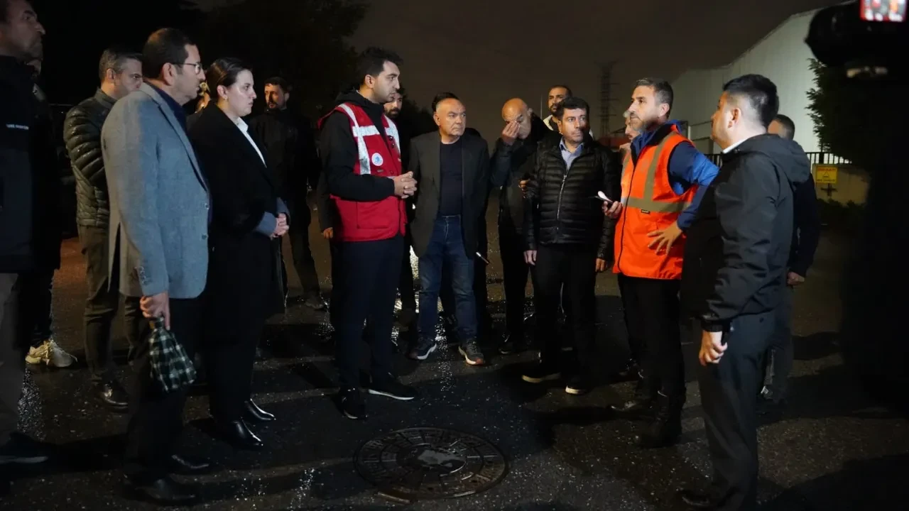 Tuzla, Gebze, Darıca ve Çayırova'da kötü koku alarmı! Vatandaşlardan şikayet yağdı, belediyelerden açıklama geldi