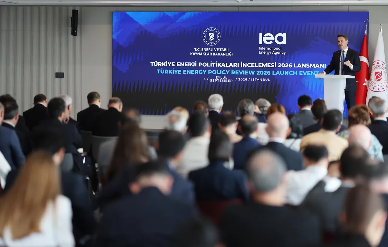 Bakan Bayraktar: 'Türkiye'nin 2040 Yeni Enerji Mimarisi’ni COP31 öncesinde sunmak hedefindeyiz'
