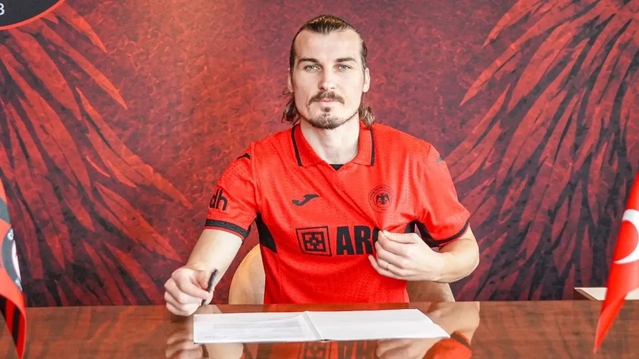 Çağlar Söyüncü, Çorum FK'ye imza attı