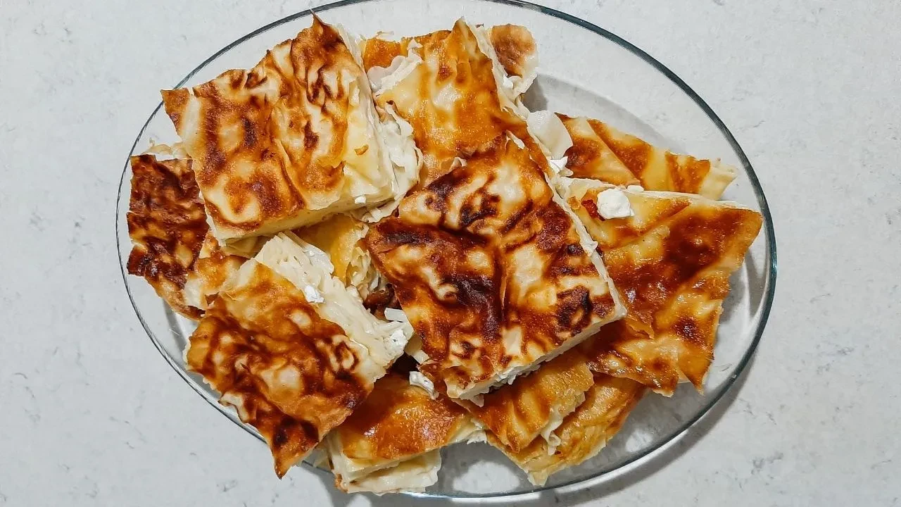 Çayın yanına değil, akşam yemeğine! Böreğin bu tarifini mutlaka deneyin