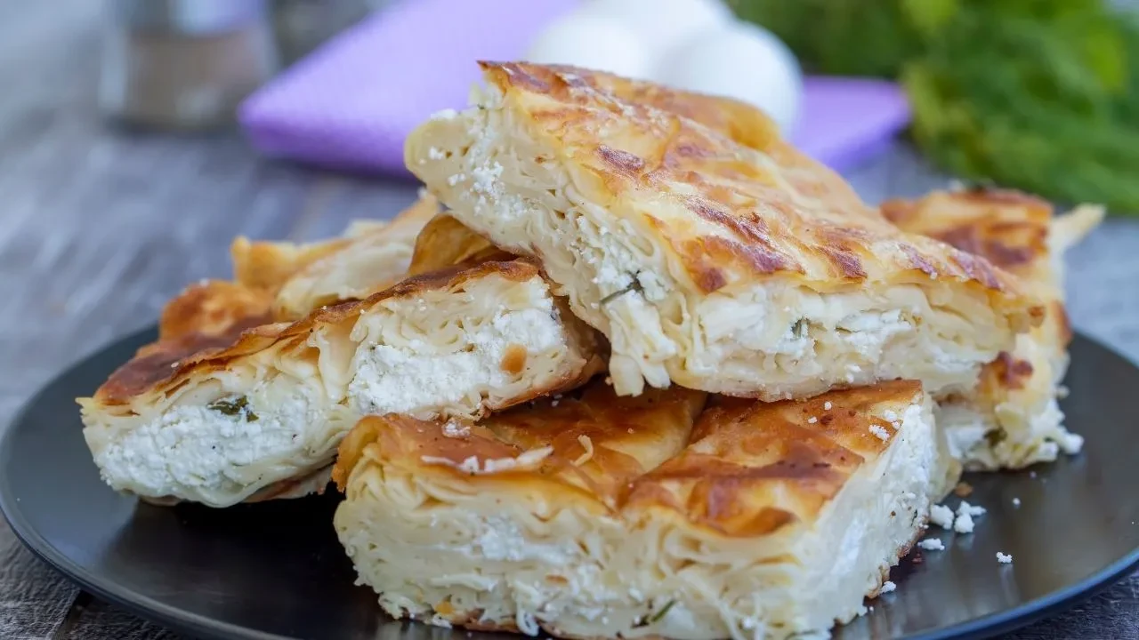 Çayın yanına değil, akşam yemeğine! Böreğin bu tarifini mutlaka deneyin