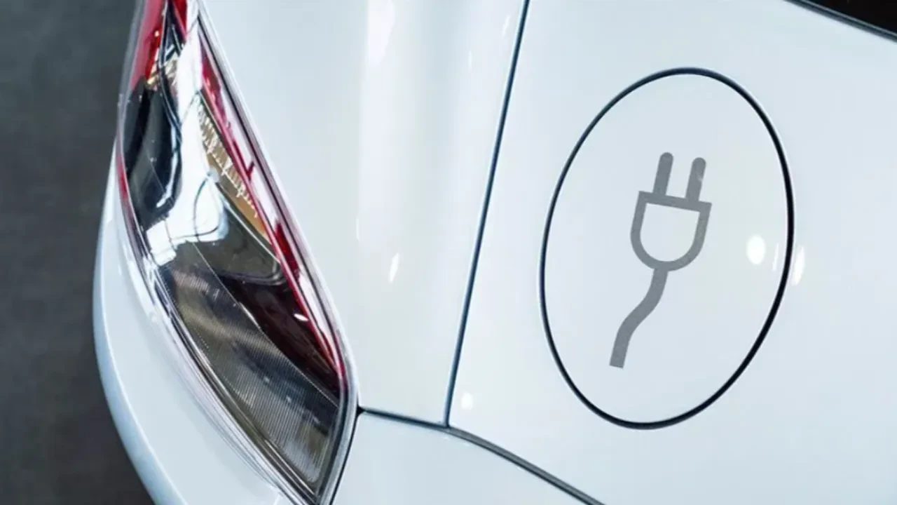 Elektrikli otomobillerin batarya karnesi! Zirvedeki model dikkat çekti!