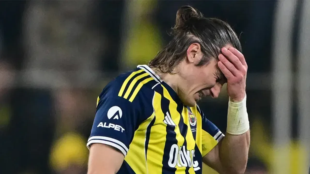Fenerbahçe'de bir ayrılık daha! Arca Çorum FK yıldız savunmacıyı kadrosuna kattı