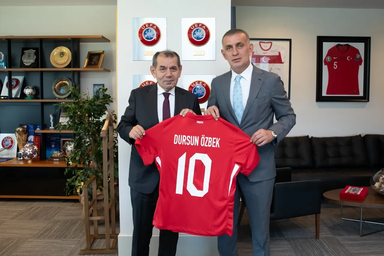 Galatasaray'ın suç duyurusu sonrası ifade veren Ahmet Çakar ateş püskürdü: 'Dursun Özbek ve avaraleri...'