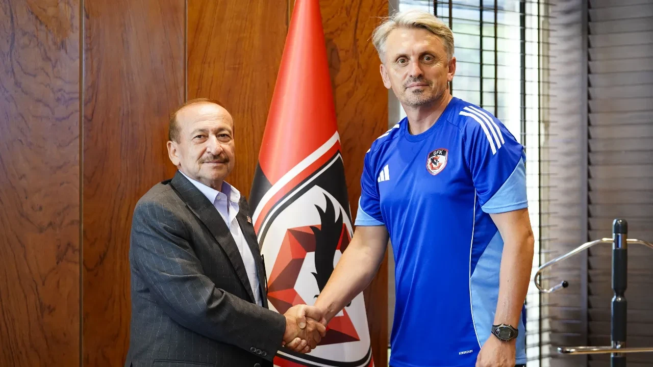 Gaziantep FK'de Orhan Ak dönemi! Genç teknik direktör imzayı attı