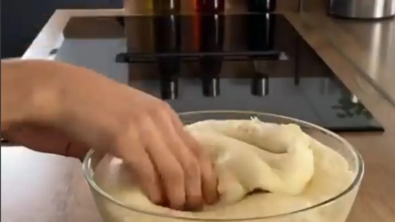 İçi dolgulu, dışı yumuşacık Almanya’nın meşhur çöreği! MasterChef Krappen tarifi