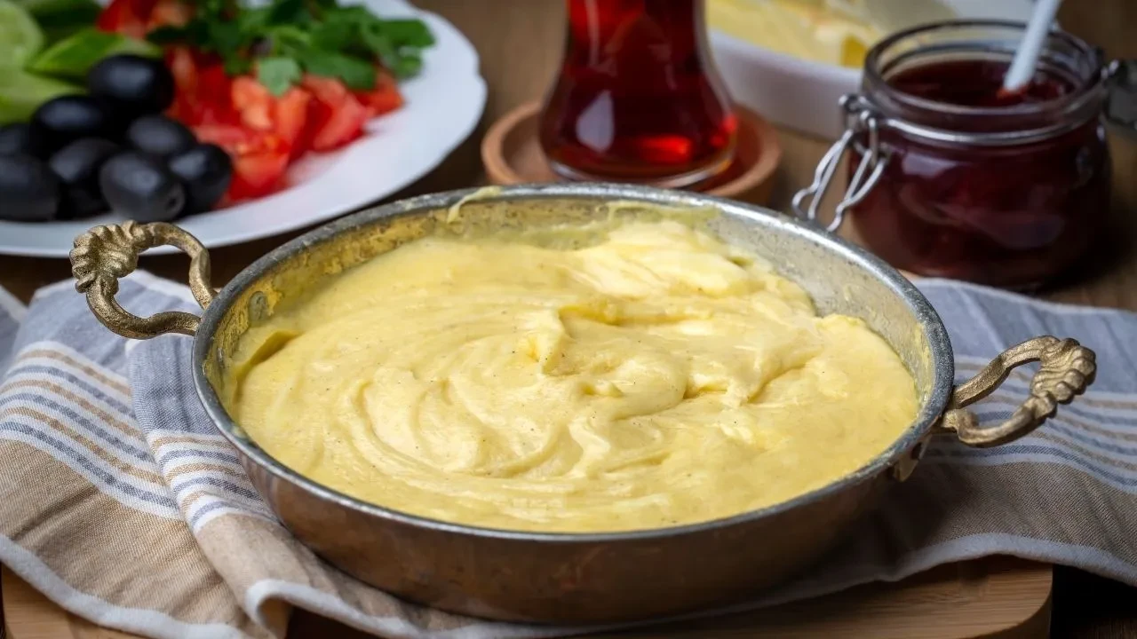 Karadenizli kayınvalidemden aldığım kuymak tarifi evin vazgeçilmezi oldu! Püf noktası buymuş