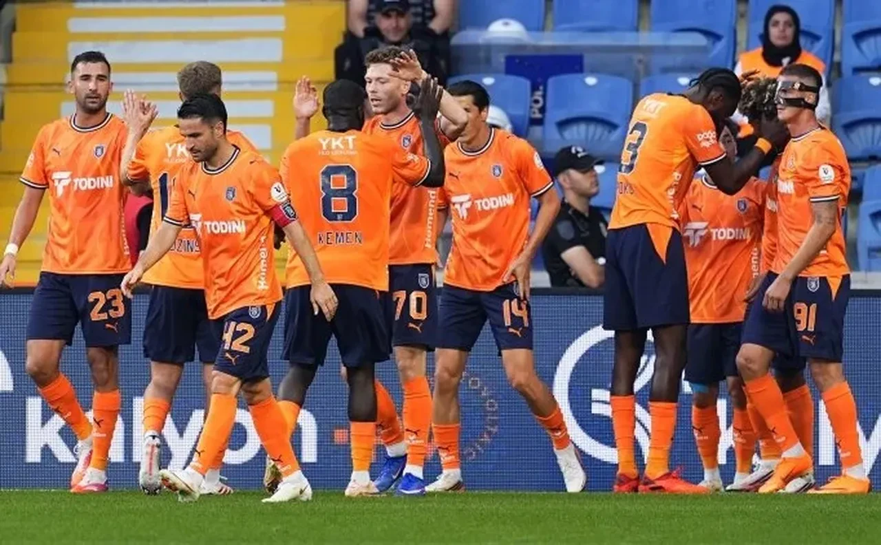 Leao Başakşehir maçında oynayacak mı? Okan Buruk'tan radikal karar! İşte Galatasaray'ın Başakşehir maçı 11'i