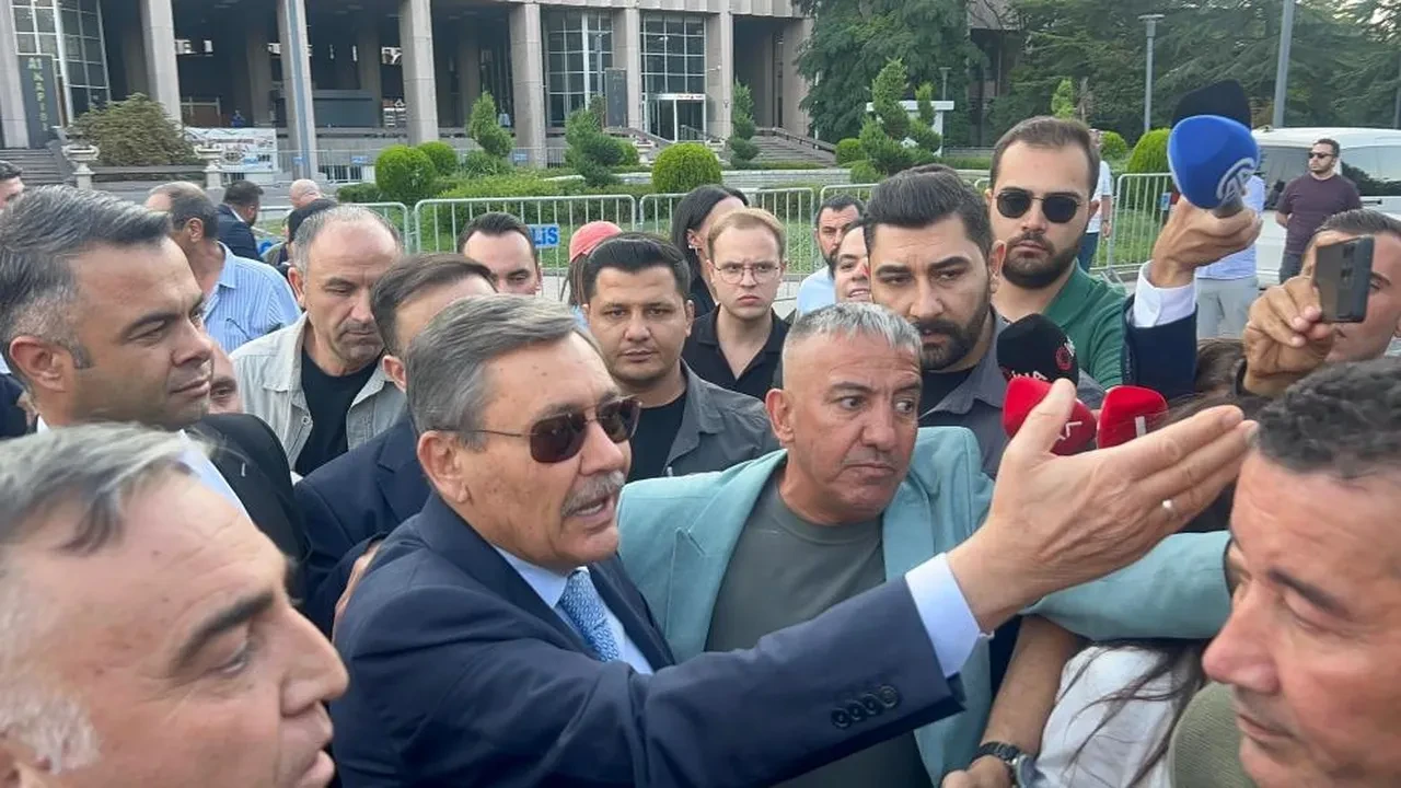 Melih Gökçek savcılığa ifadesini verdi! Adliye çıkışı açıklama da yaptı