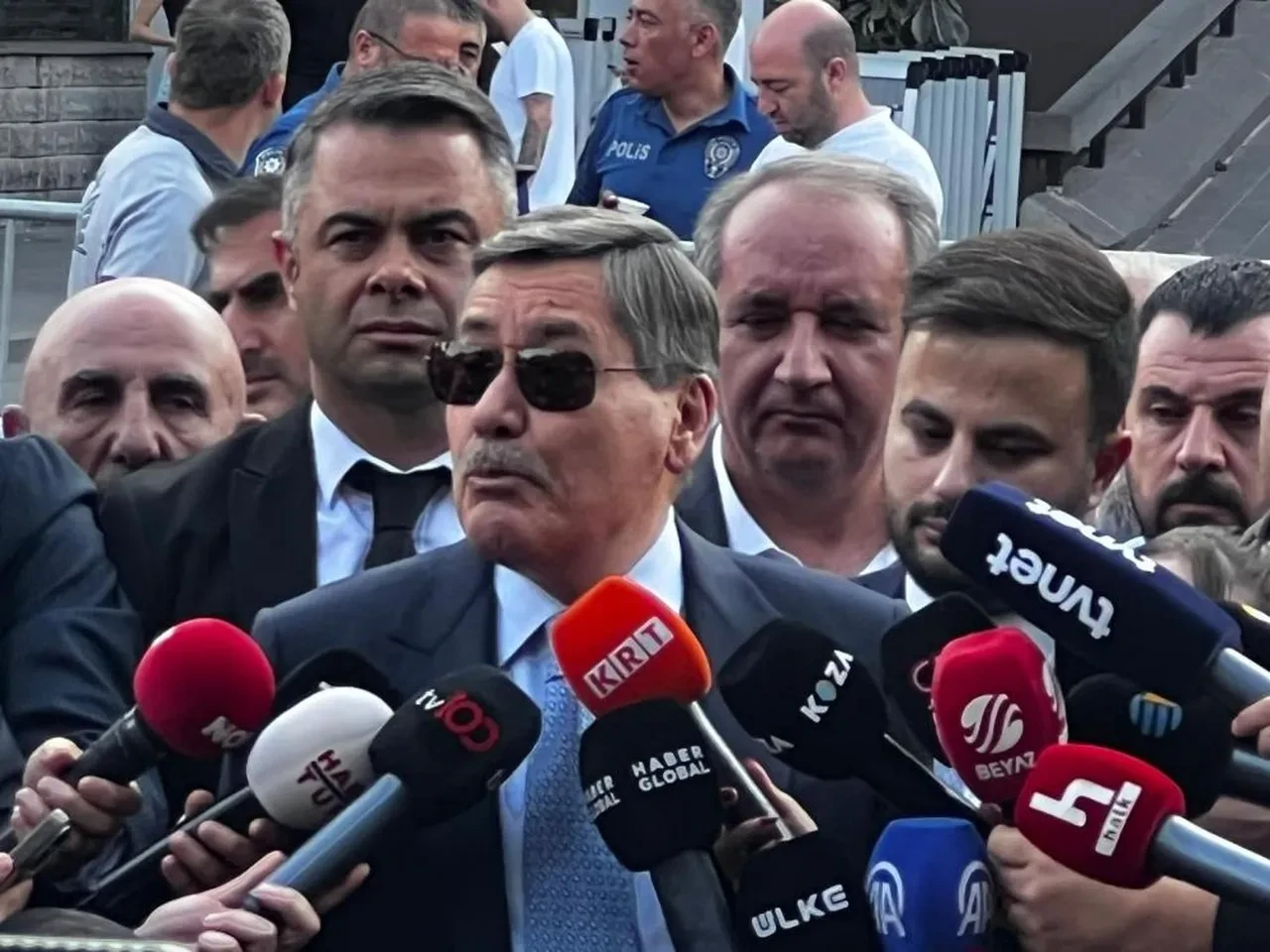 Melih Gökçek savcılığa ifadesini verdi! Adliye çıkışı açıklama da yaptı