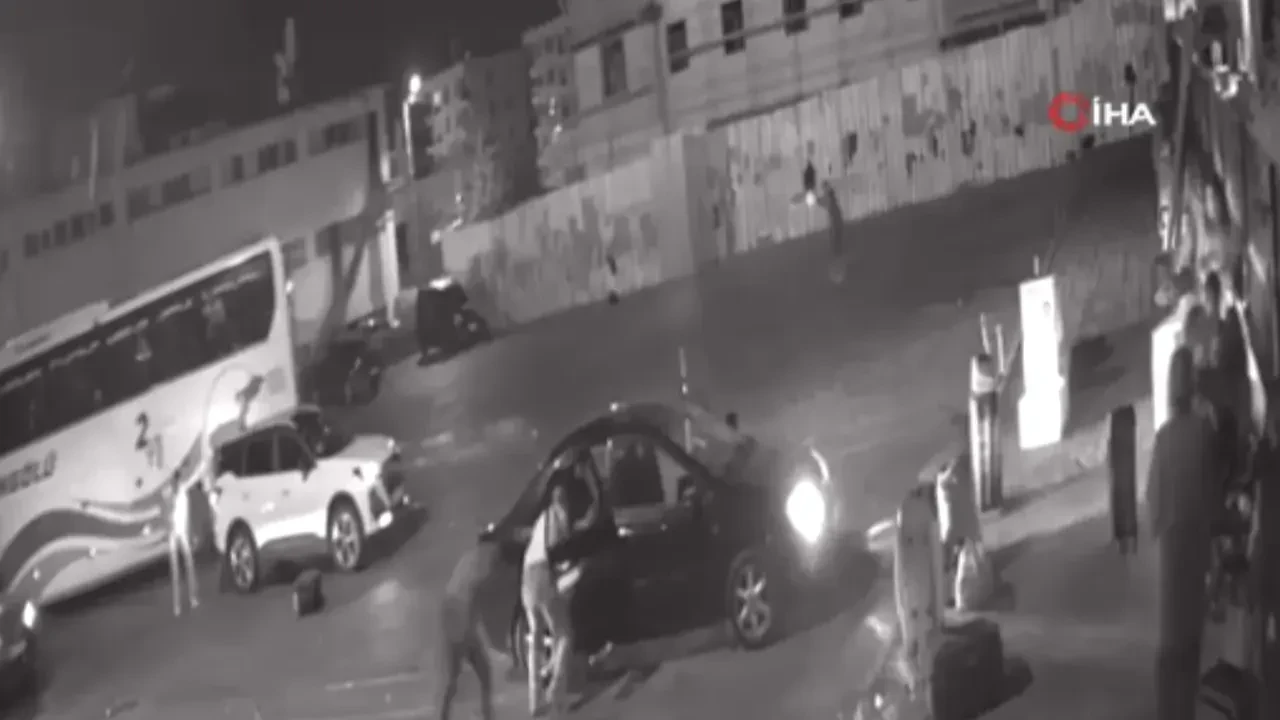 Sultanbeyli'de polise ateş açan DEAŞ şüphelisi etkisiz hale getirildi! Çatışma anı kamerada