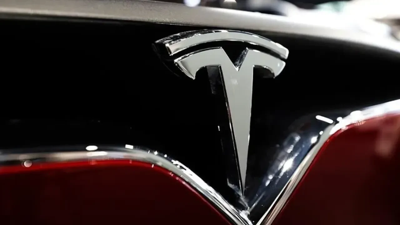 Tesla sahipleri dikkat: Kontrol tamamen ele alınacak!