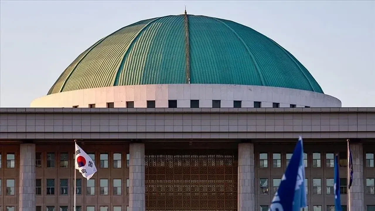 Trump baskıladı Güney Kore değerlendirmeye aldı: Hürmüz Boğazı'na asker konuşlandırma masada