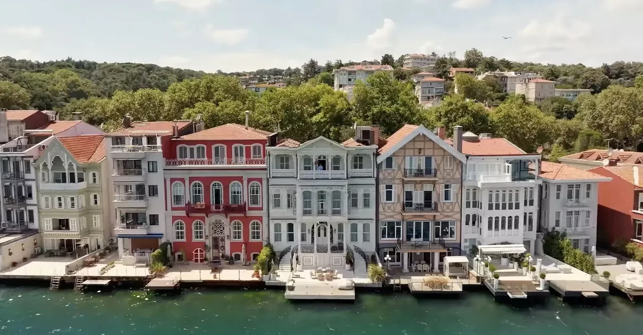 Tuzlu Kahve hangi yalıda çekiliyor? İşte dizinin çekim yerleri! Köybaşı nerede?