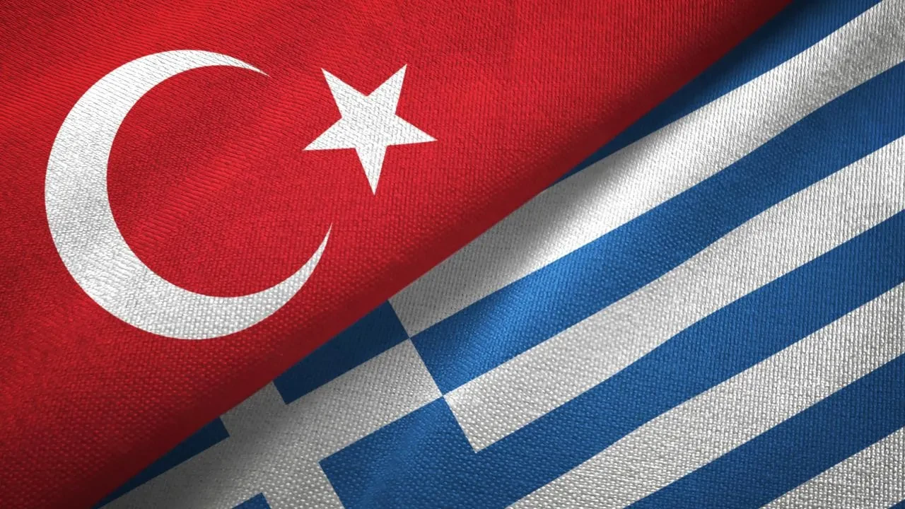 Yunan bakandan sağduyu mesajı: 