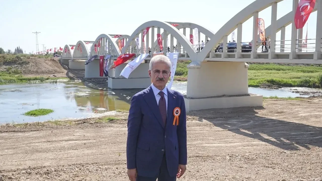 Ankara-İzmir arası 3,5 saate düşüyor! Bakan Uraloğlu duyurdu