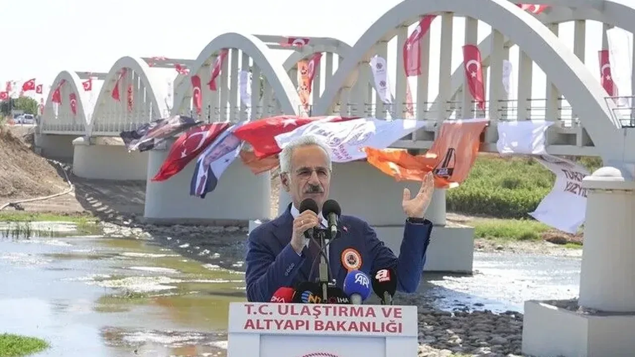 Ankara-İzmir arası 3,5 saate düşüyor! Bakan Uraloğlu duyurdu