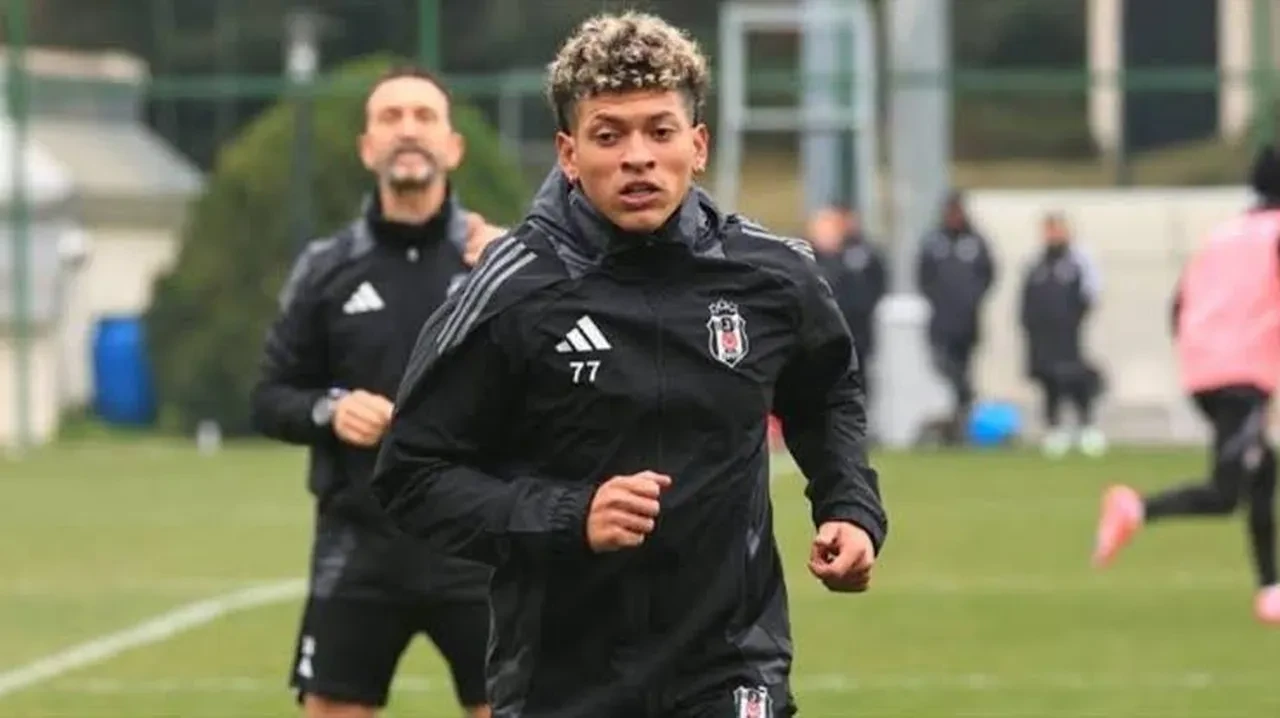 Beşiktaş'ta beklenen ayrılık gerçekleşti! Genç yıldız kiralandı