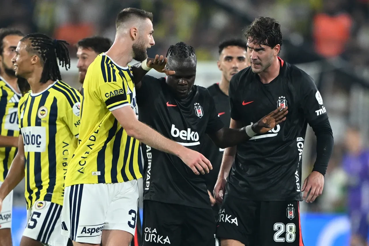 Fenerbahçe-Beşiktaş derbisinde ilkler yaşandı! Milan Skriniar ve Dusan Vlahovic maça damga vurdu