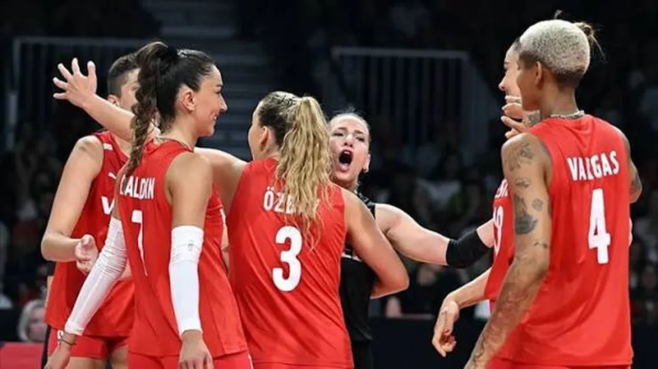 Filenin Sultanları Sırbistan'ı yenerse ne olacak, kaybederse ne olacak? Türkiye-Sırbistan yarı final maçı saat kaçta, hangi kanalda? 