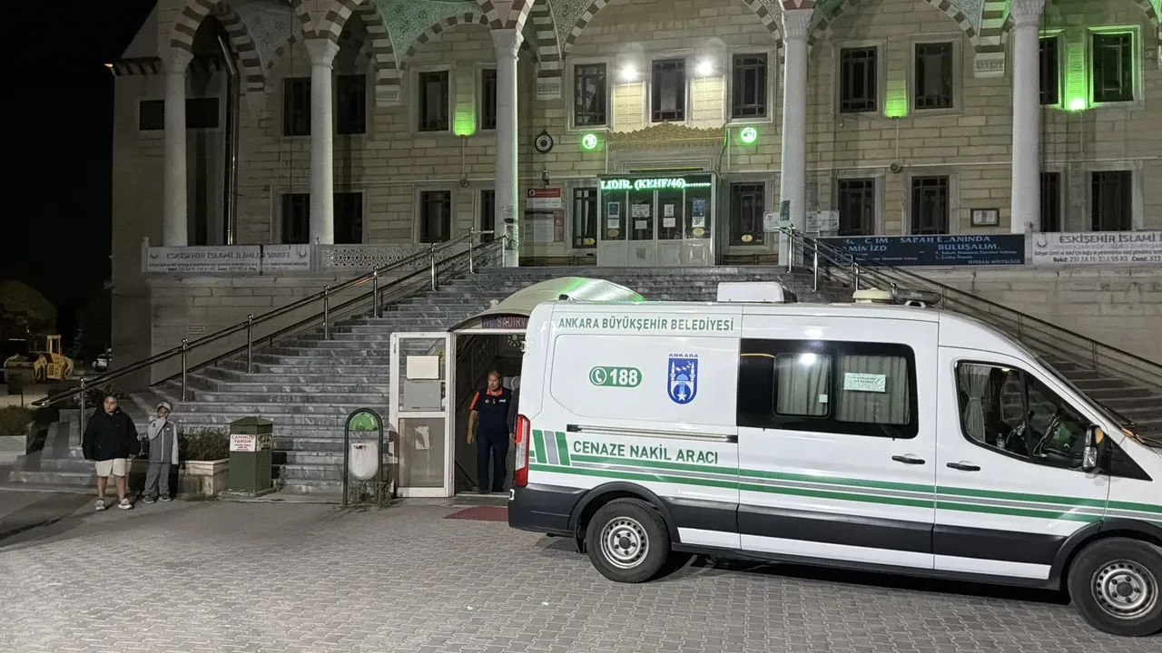 Gemi kazasında can veren 5 çocuk annesinin cenazesi memleketinde: "Artık sarılacak bir toprağım var"