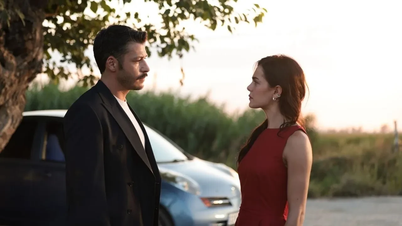 Mercan Köşk dizisinin 2 fragmanı yayınlandı mı? Mercan Köşk dizisinde Asil nerede? Toprak kim?
