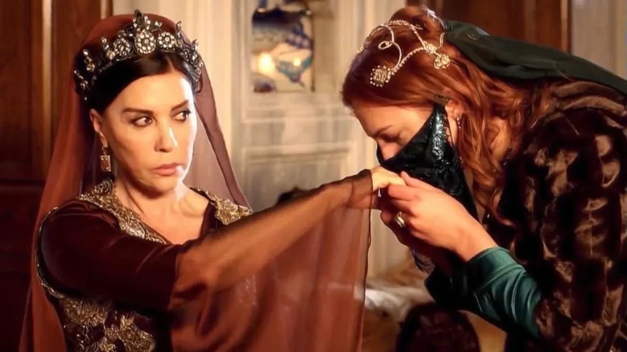 Nebahat Çehre ve Meryem Uzerli yıllar sonra yan yana! Muhteşem Yüzyıl’ın Sultanları aynı karede buluştu