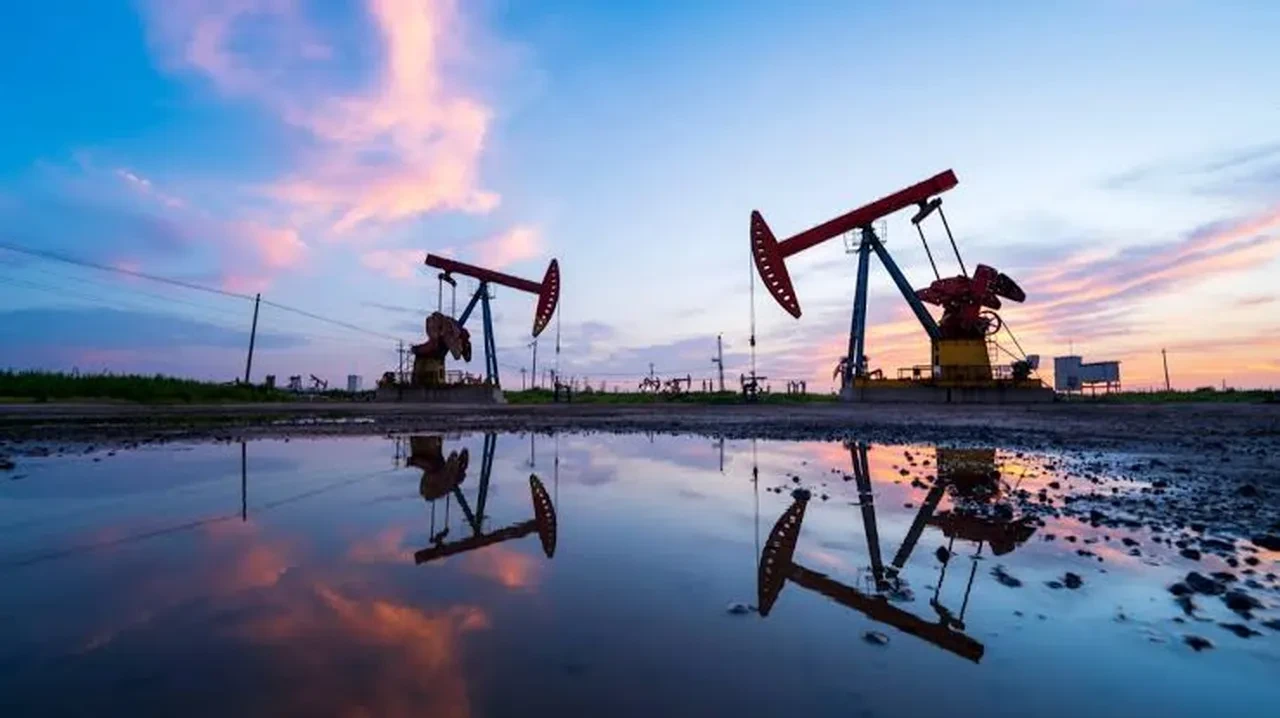 Petrol piyasasında devlerin savaşı! Analistler bölündü, brent petrol için fiyat verdiler