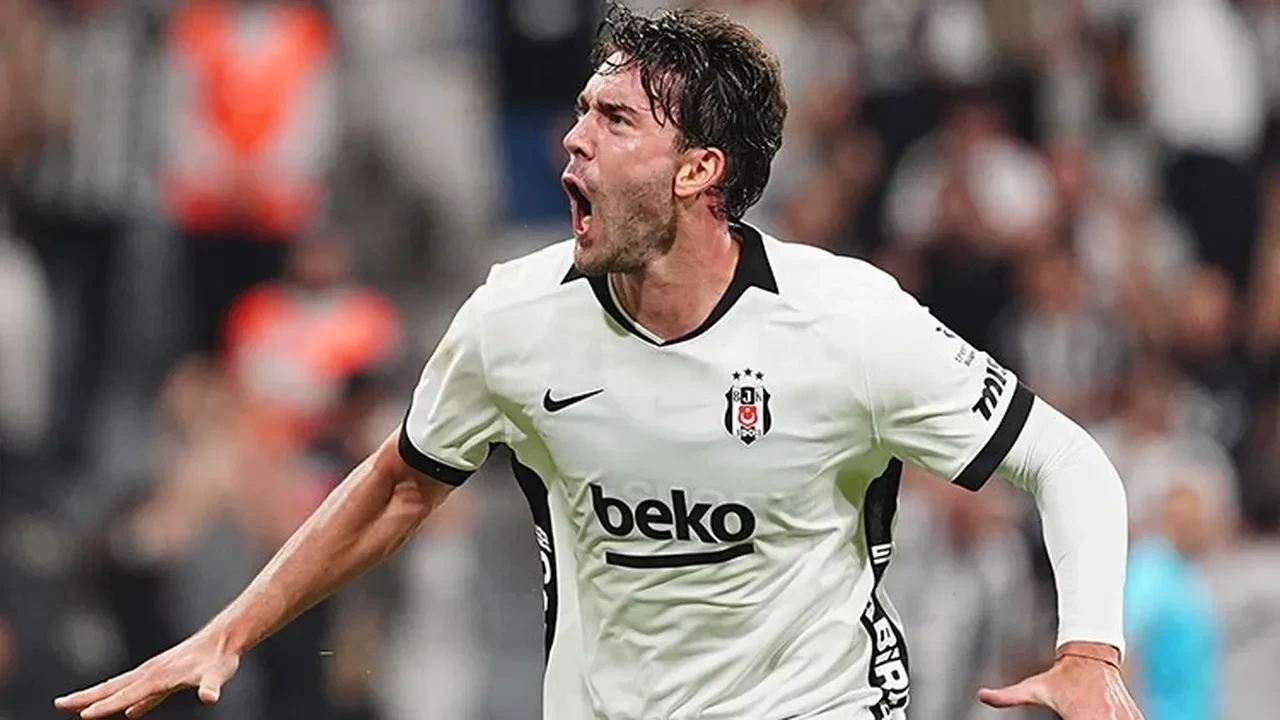 Süper Lig'de sezonun ilk derbisi! İşte Fenerbahçe-Beşiktaş maçının 11'leri