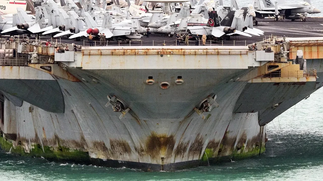 ABD'nin dev uçak gemisi USS Abraham Lincoln’ün son hali şaşırttı! Aylarca limana uğramamıştı