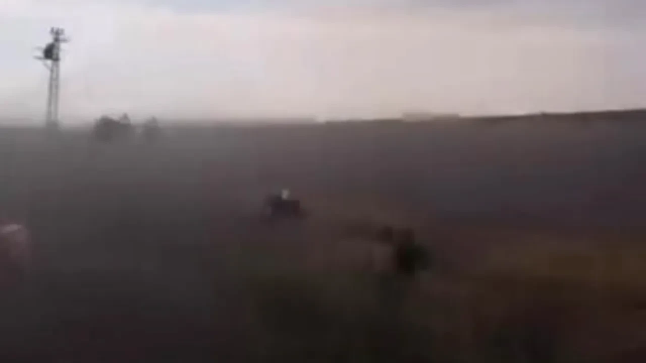 Aniden başladı! Tarlada çalışan işçilere zor anlar yaşadı