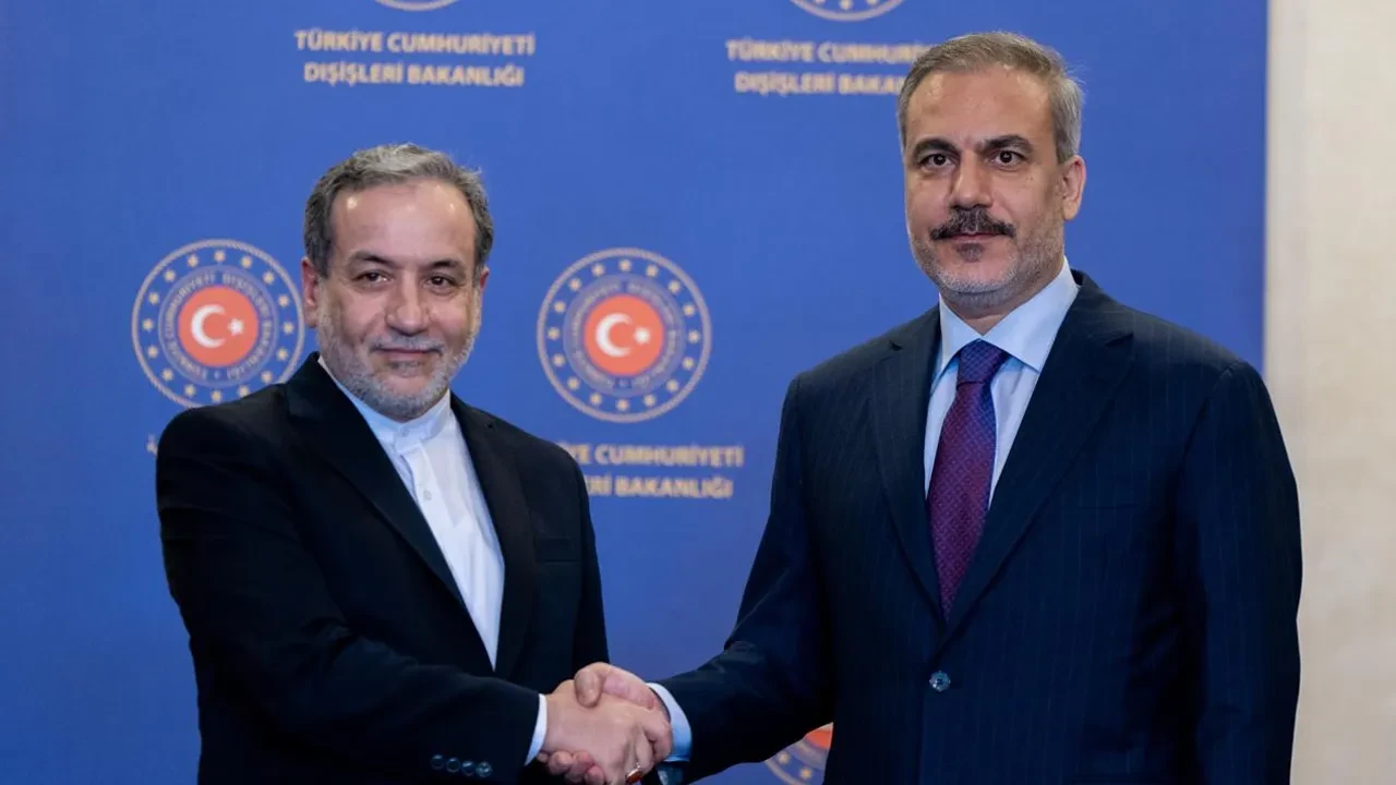 Bakan Fidan İranlı mevkidaşı Arakçi ile görüştü