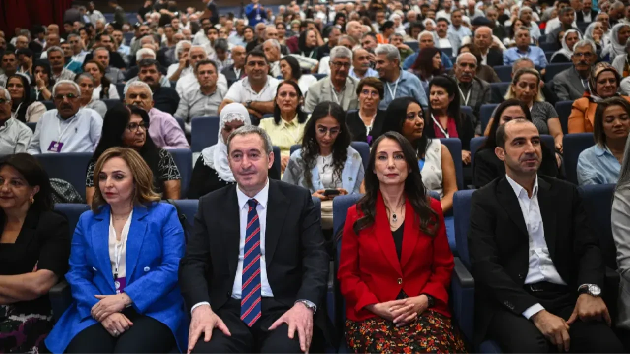 DEM Parti’de Genel Başkanlığa, Tülay Hatimoğulları ve Tuncer Bakırhan seçildi