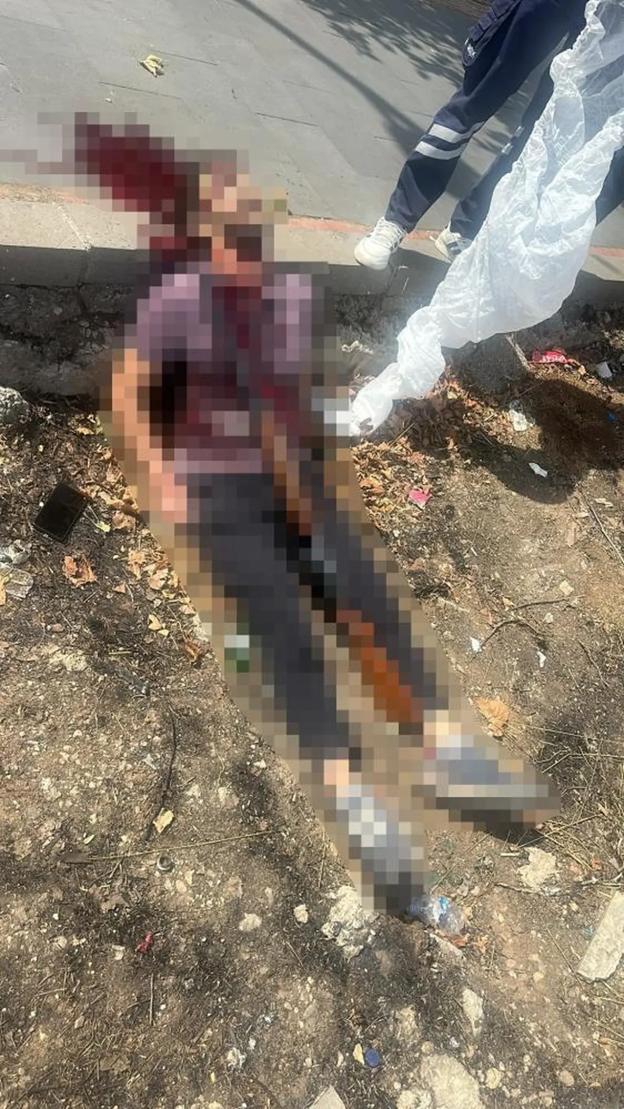 Diyarbakır Bağlar'da en kötü gün! Biri mezarlıkta asılı bulundu, diğeri parkta canına kıydı