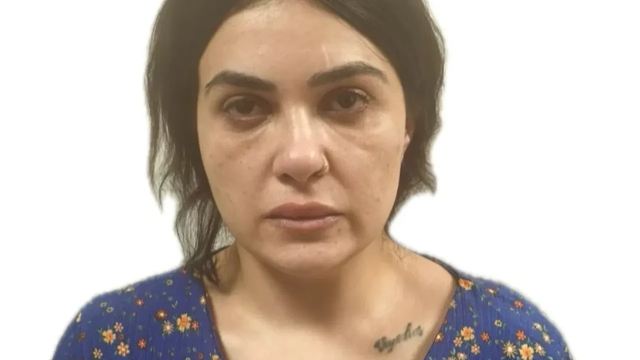 Film gibi baskın kamerada: 215 suç kaydı olan kadın canlı yayın yaparken yakalandı