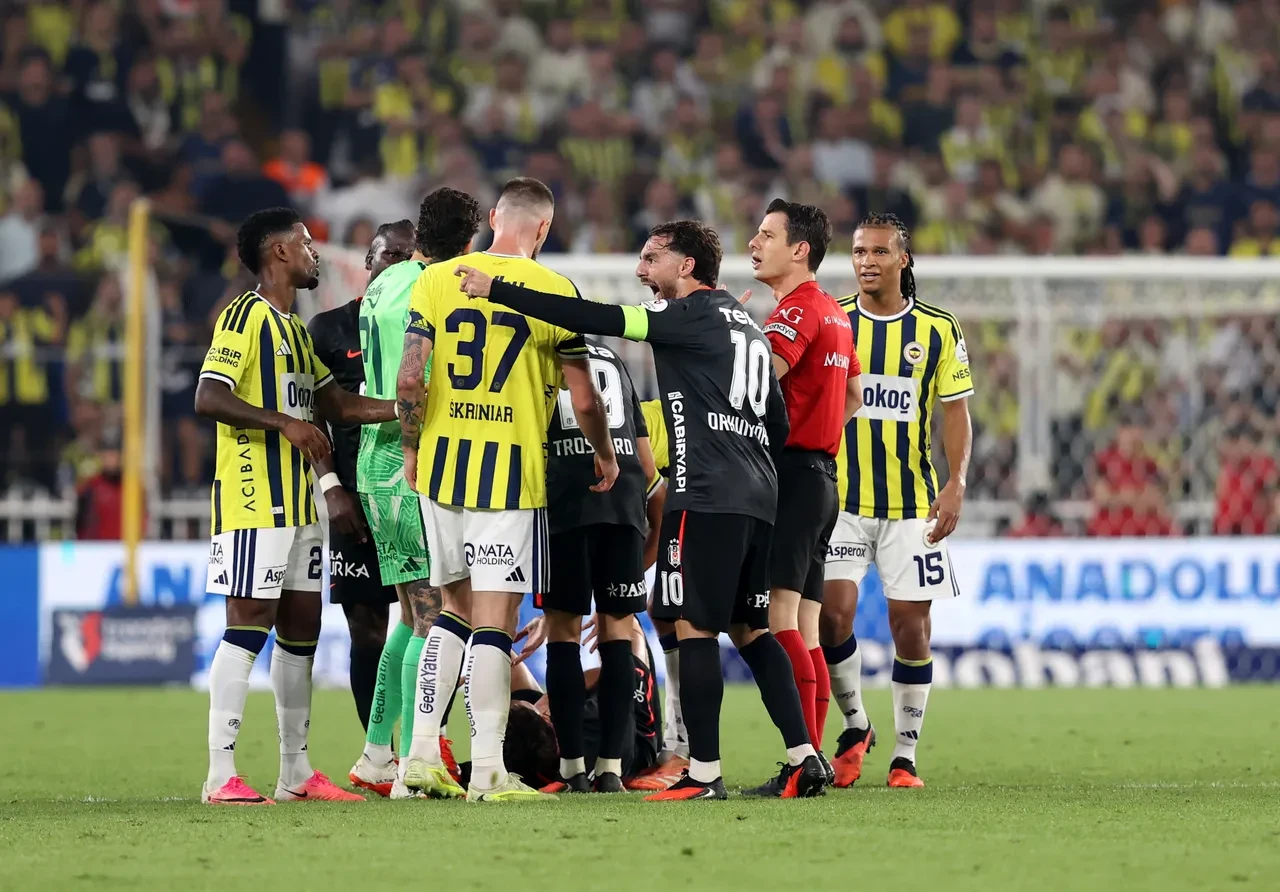 Fenerbahçe'den ayrılan Talisca'dan derbi sonrası olay paylaşım