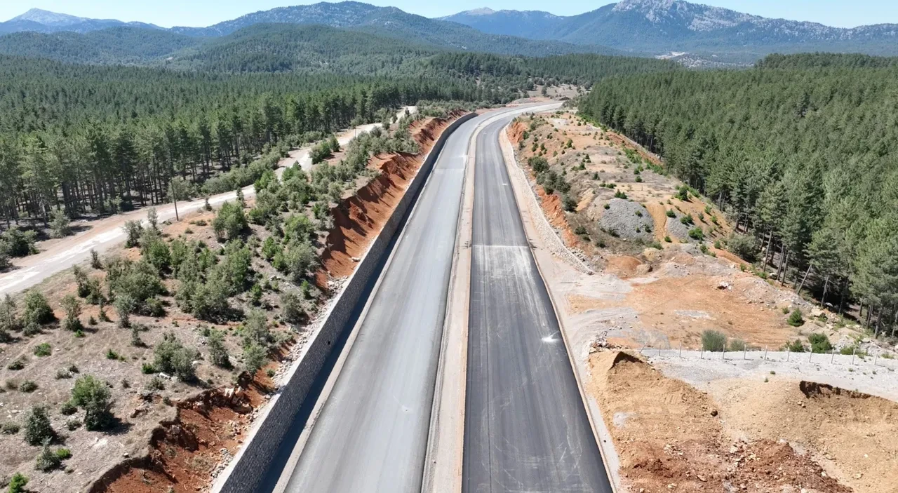 Konya-Antalya arası 20 dakika kısalıyor: Alacabel Tüneli'nde sona doğru