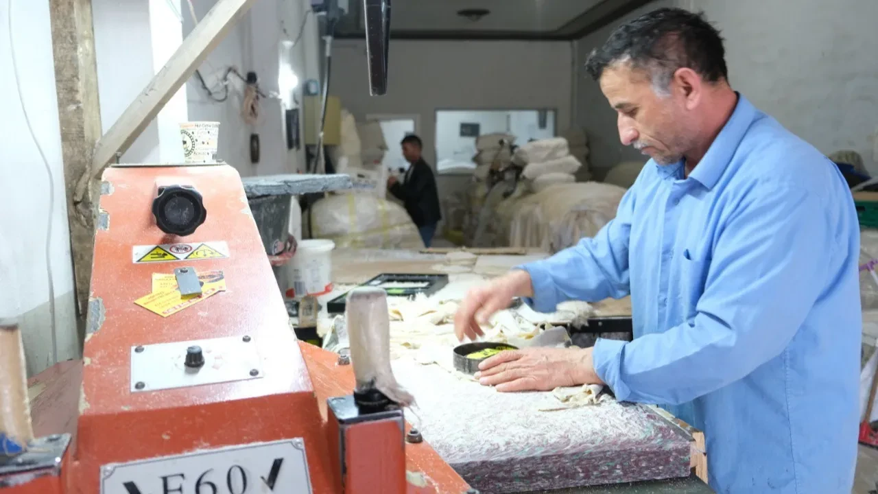 Norveç'ten getiriliyor, Erzincan'da işlenip Türkiye'nin dört bir yanına gönderiliyor