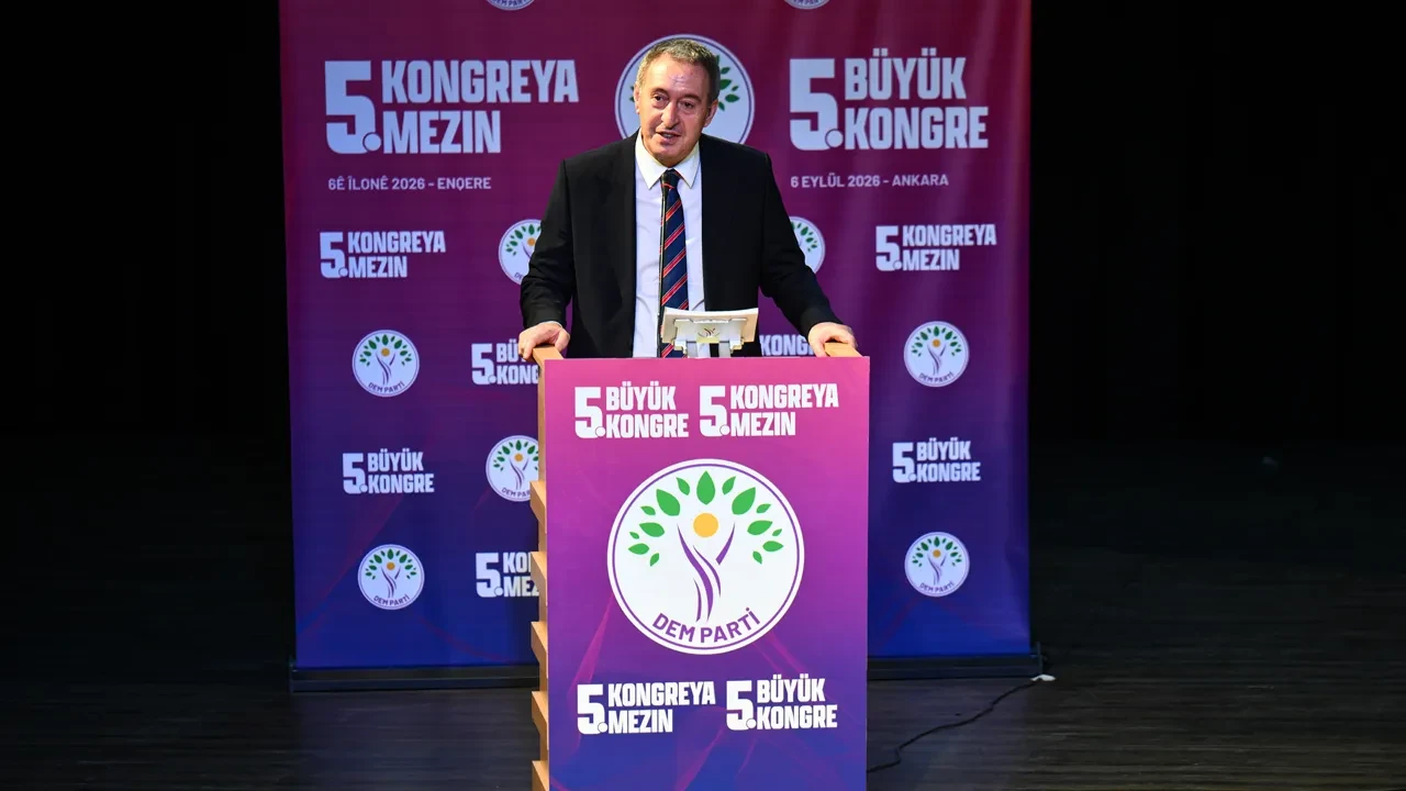 Pervin Buldan duyurdu: DEM Parti'nin adı değişiyor! Yeni isimde Demokratik Cumhuriyet detayı