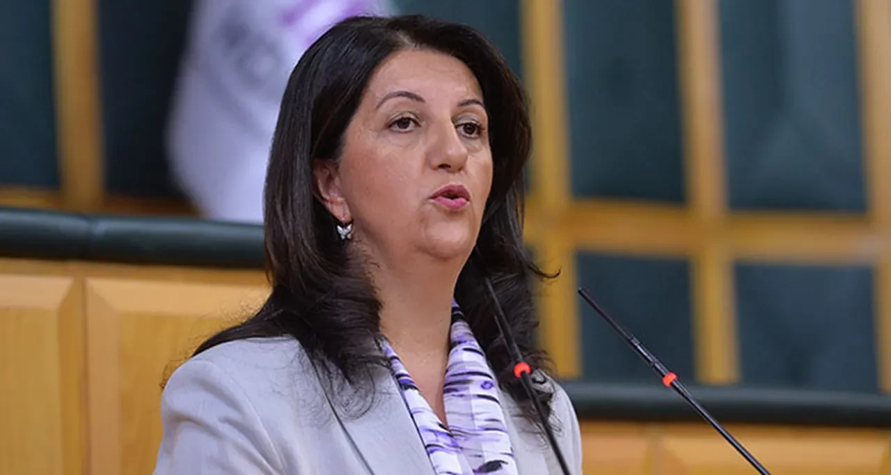 Pervin Buldan duyurdu: DEM Parti'nin adı değişiyor! Yeni isimde Demokratik Cumhuriyet detayı