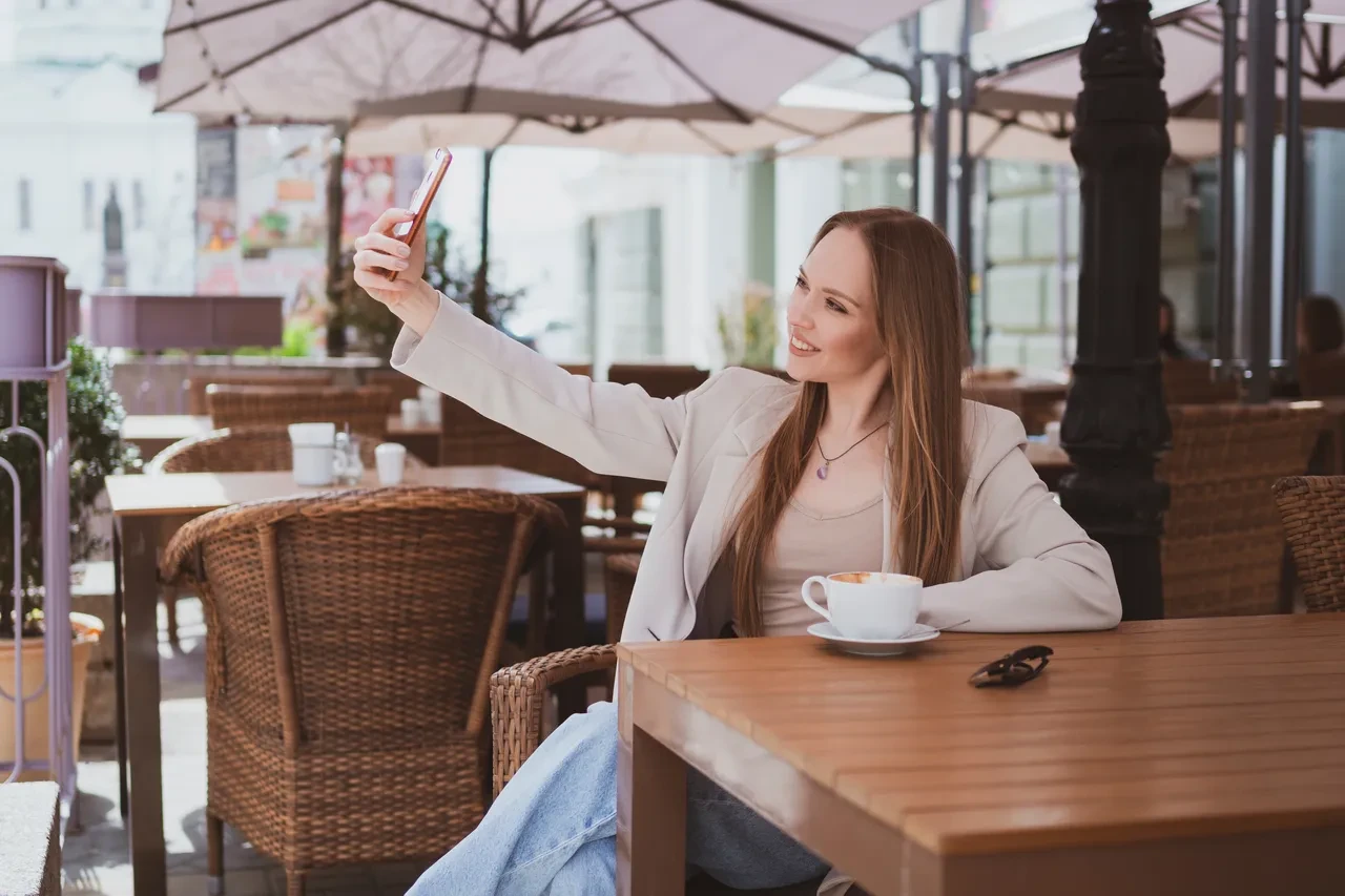 Samimi tavsiye değil, milyarlık ticaret: Sosyal medya fenomenlerinin gizli reklam çarkı